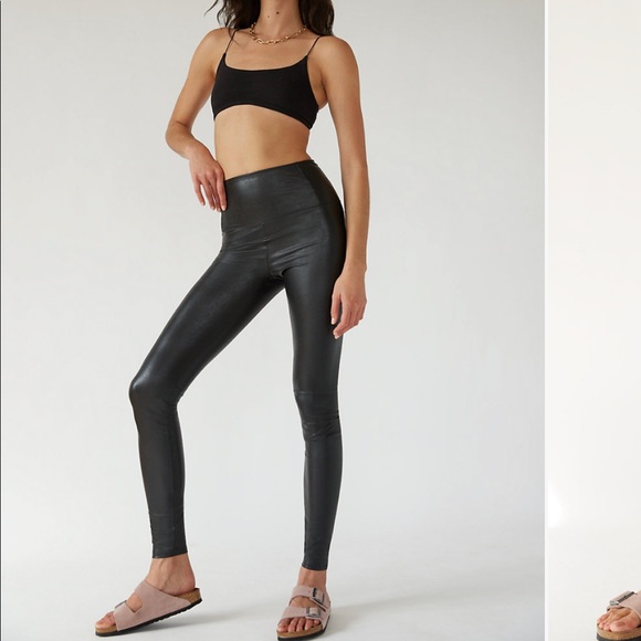 aritzia daria legging